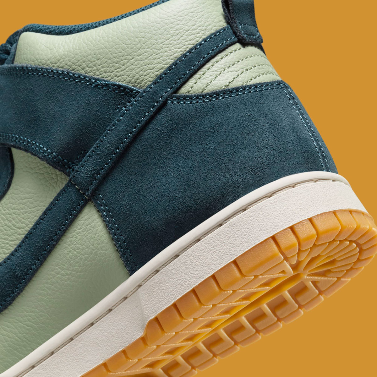 Nike Dunk High Jade Horizon Phantom Gum Yellow Armory Navy Fz4739 300 2