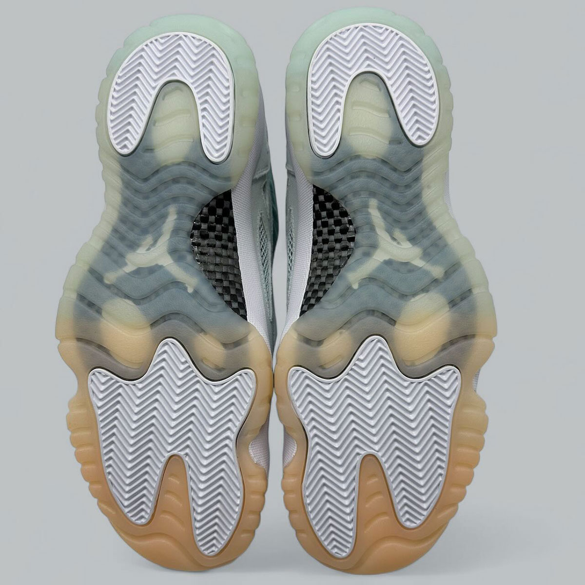 Air Jordan 11 Low Ie Eybl Pe 2