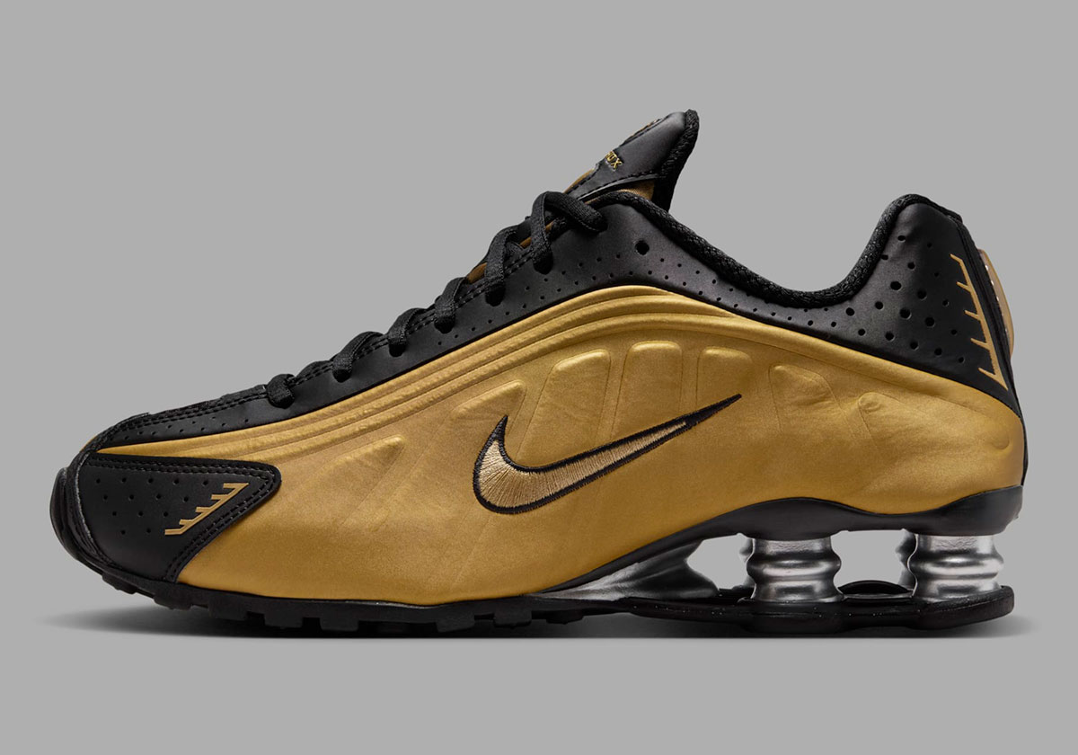 Nike Shox R4 Black Metallic Gold Metallic Silver Ar3565 005 8