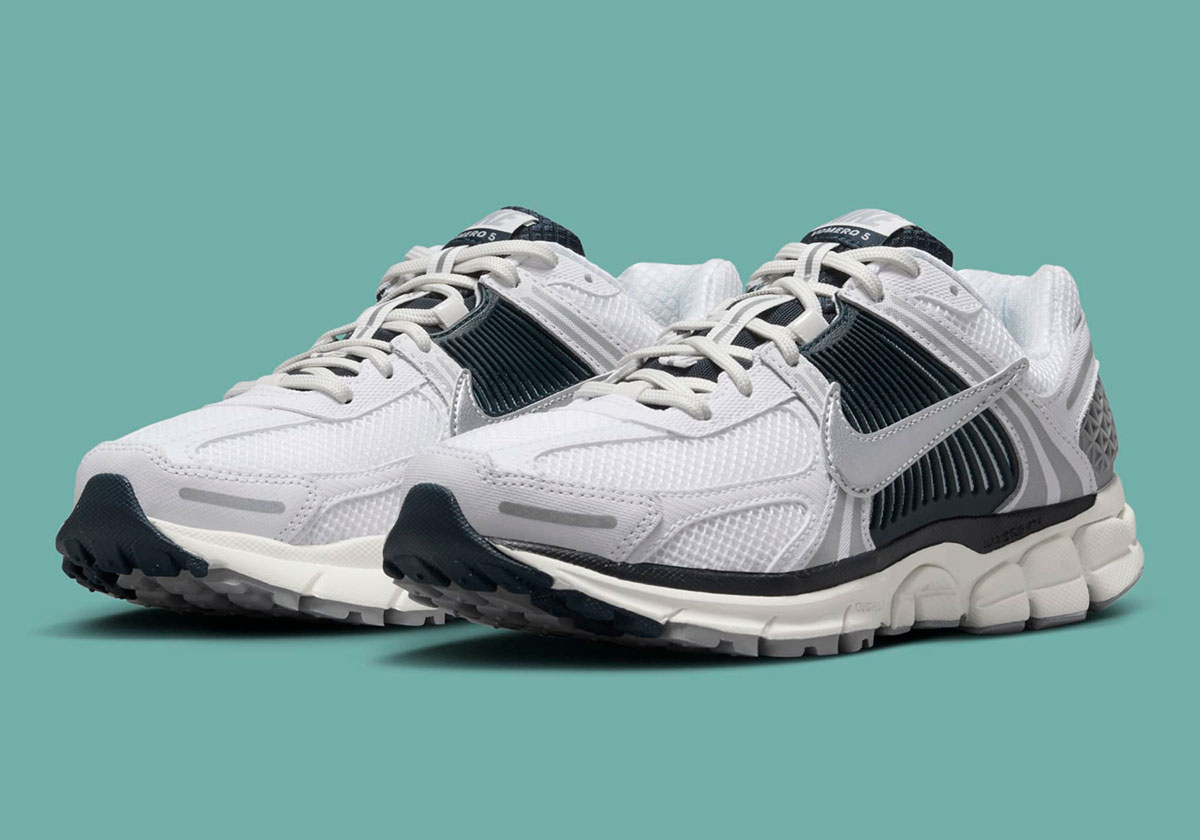 The Nike Vomero 5 Sports "Armory Navy" Accents