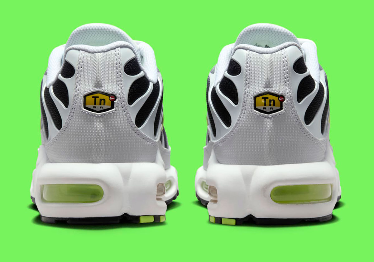 Nike Air Max Plus White Volt Black Dm0032 103 1