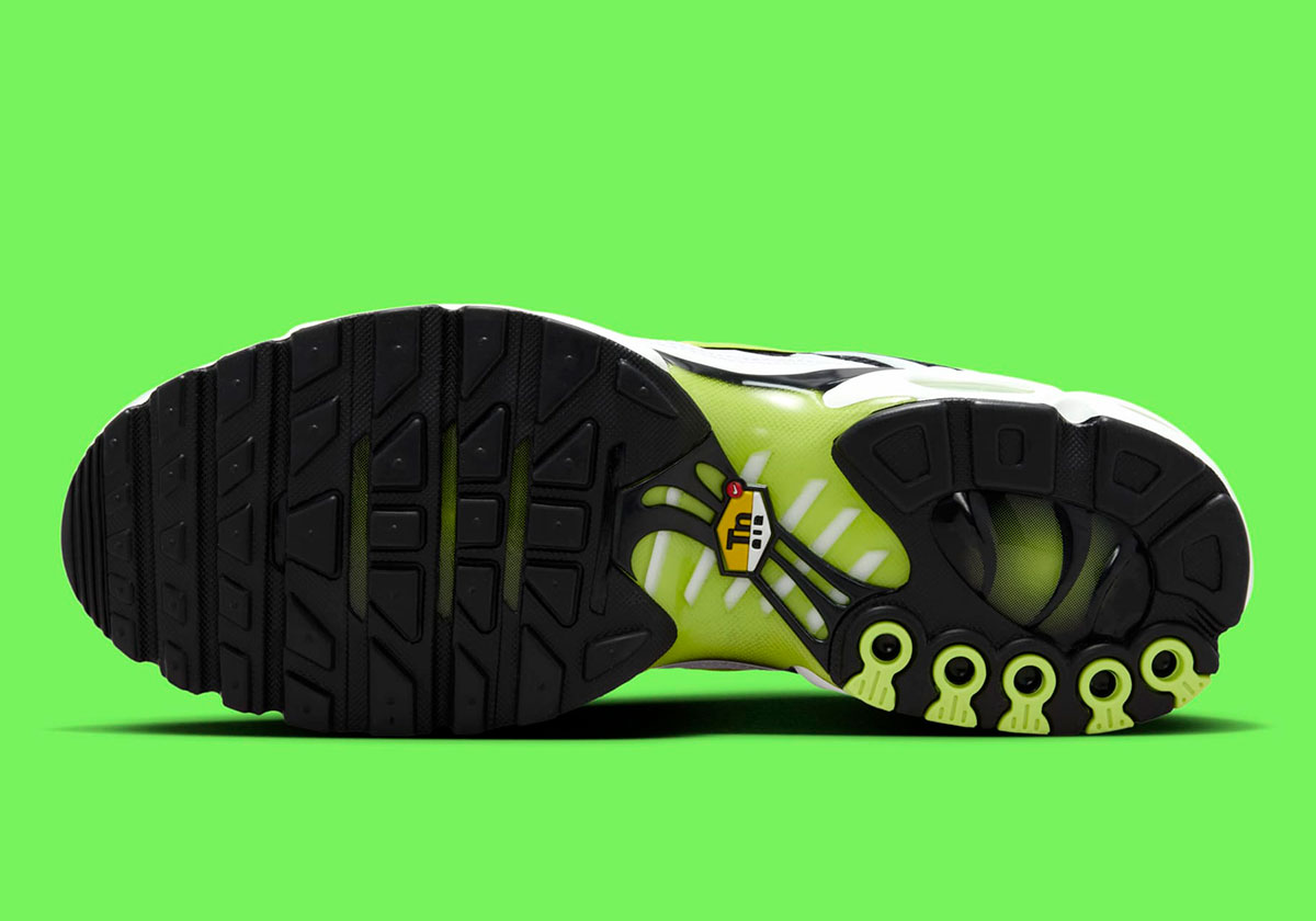 Nike Air Max Plus White Volt Black Dm0032 103 4