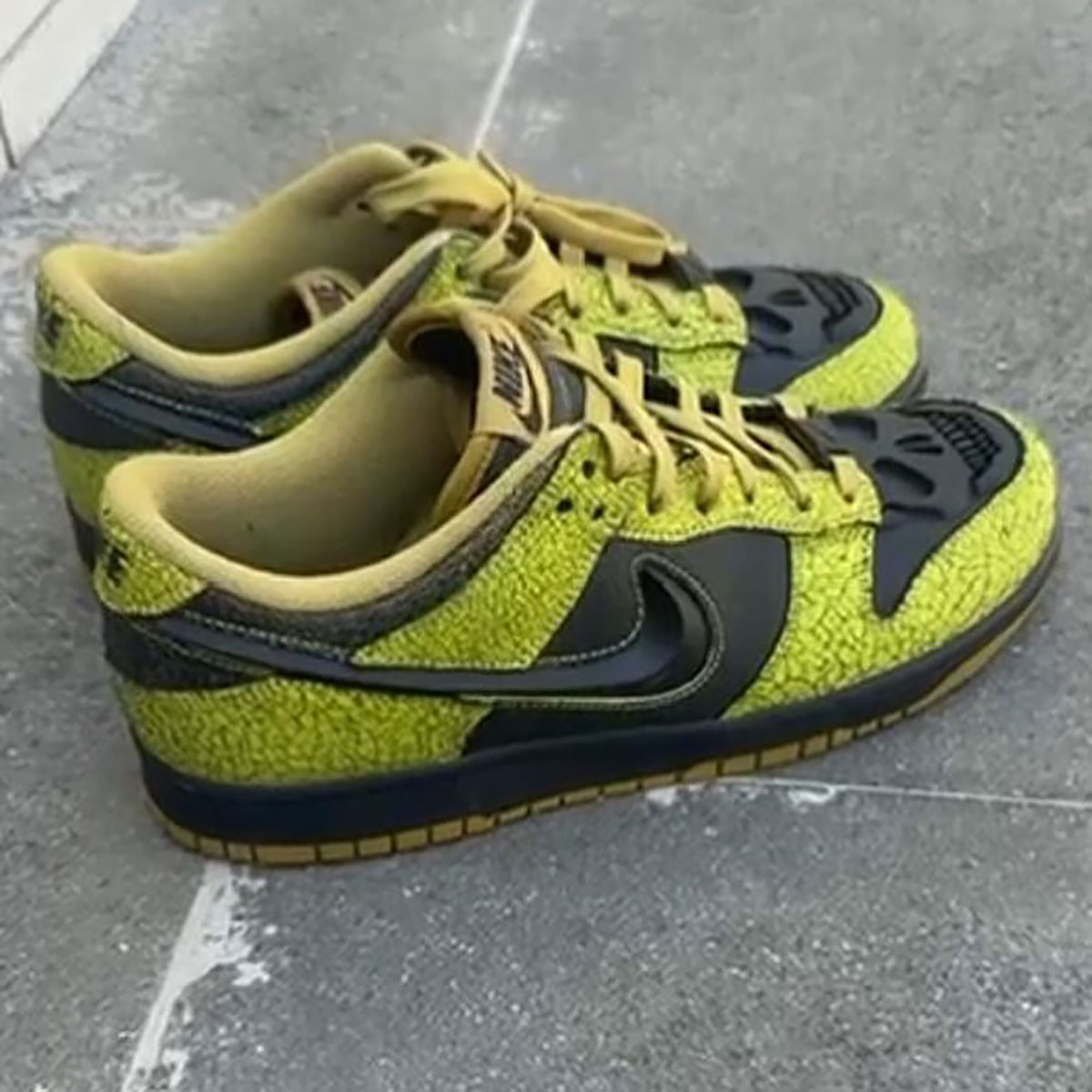 Nike Dunk Low Halloween 2024 Volt Black Cargo Khaki 2
