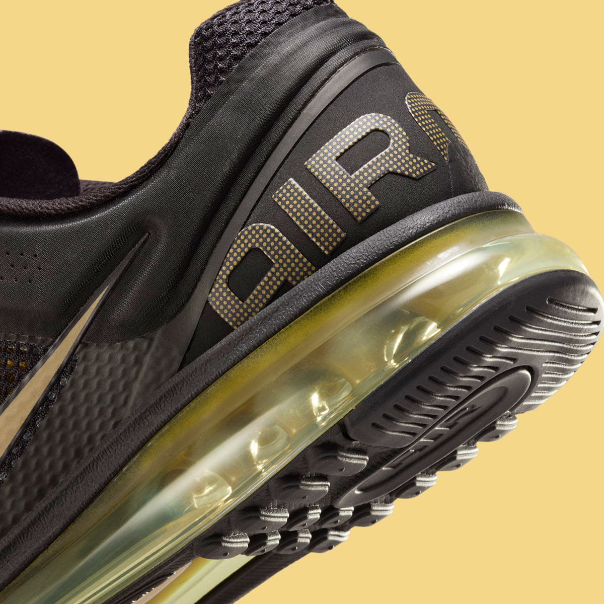 Nike Air Max 2013 Black Metallic Gold Flat Gold Hq1927 001 3