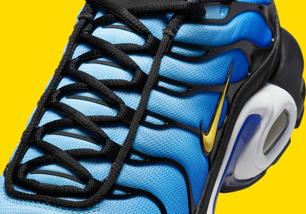 Official Images Of The Nike Air Max Plus “Hyper Blue” Retro