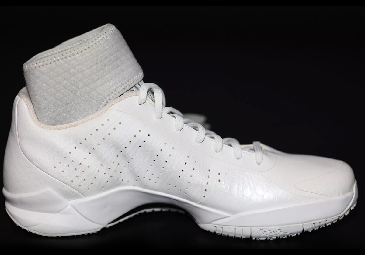 Nike Kobe V Supreme White Unreleased Sample 3