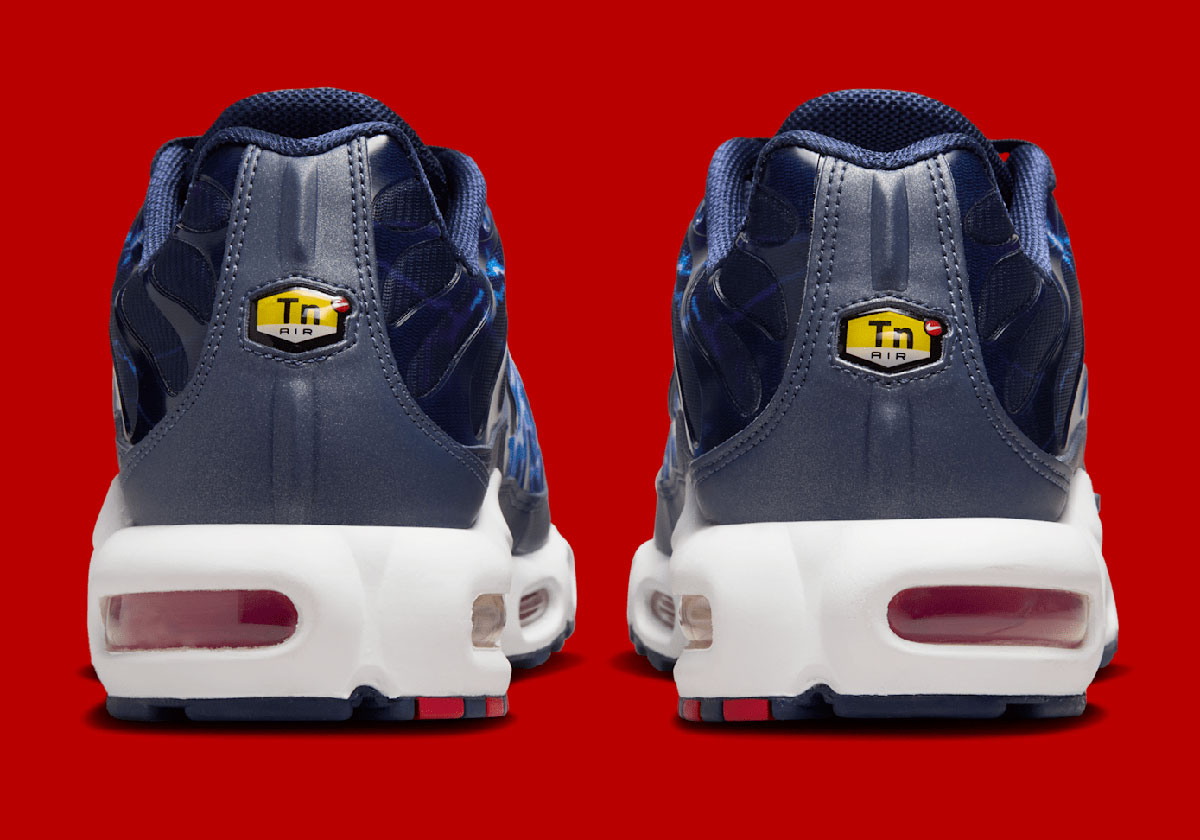 Nike Air Max Plus Eclair Lighning Hv2323 400 Release Date 3