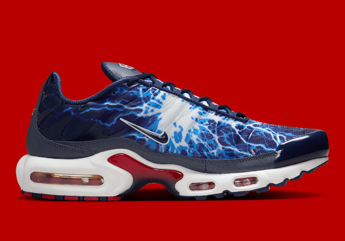 Nike Air Max Plus Eclair Lighning Hv2323 400 Release Date 5