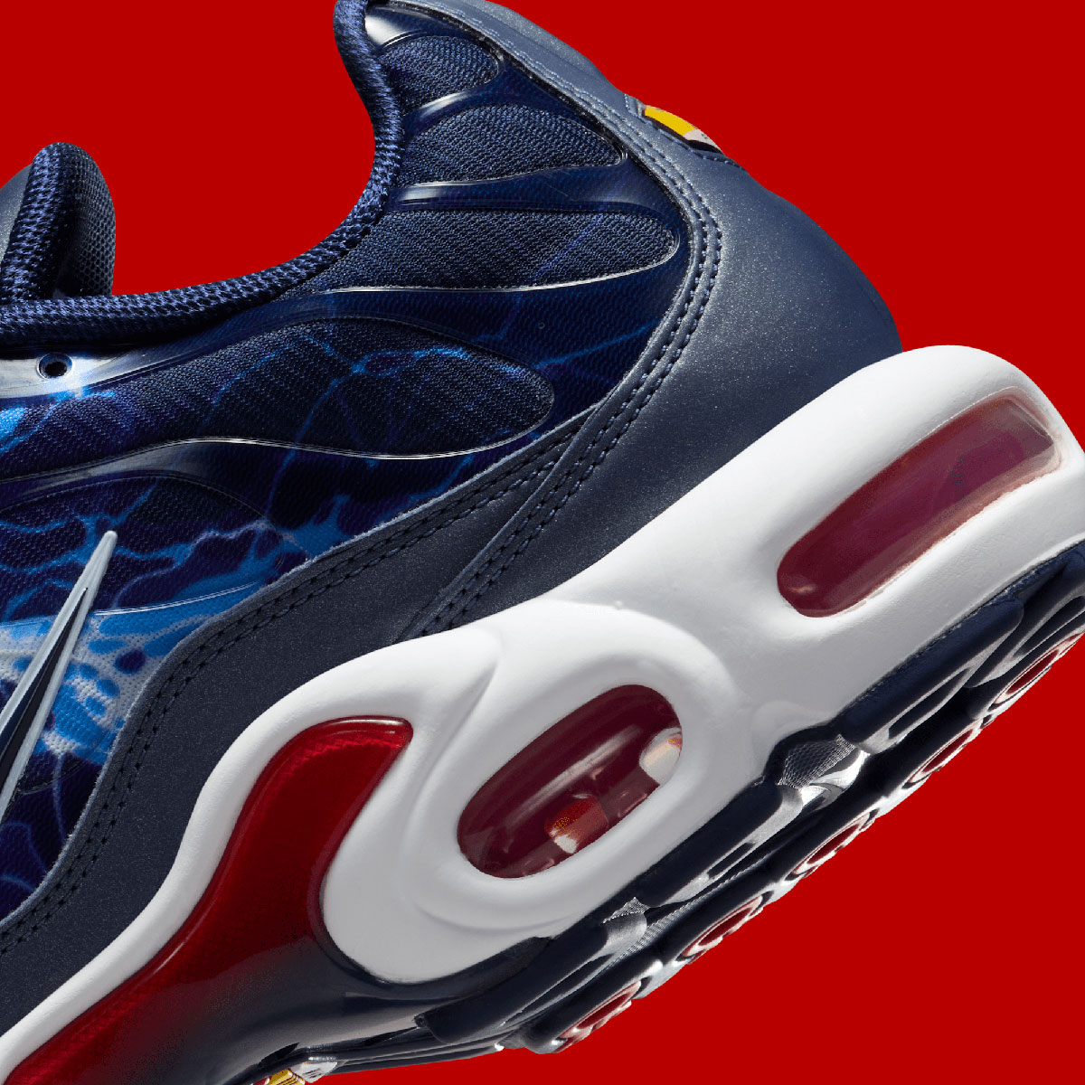 Nike Air Max Plus Eclair Lighning Hv2323 400 Release Date 8