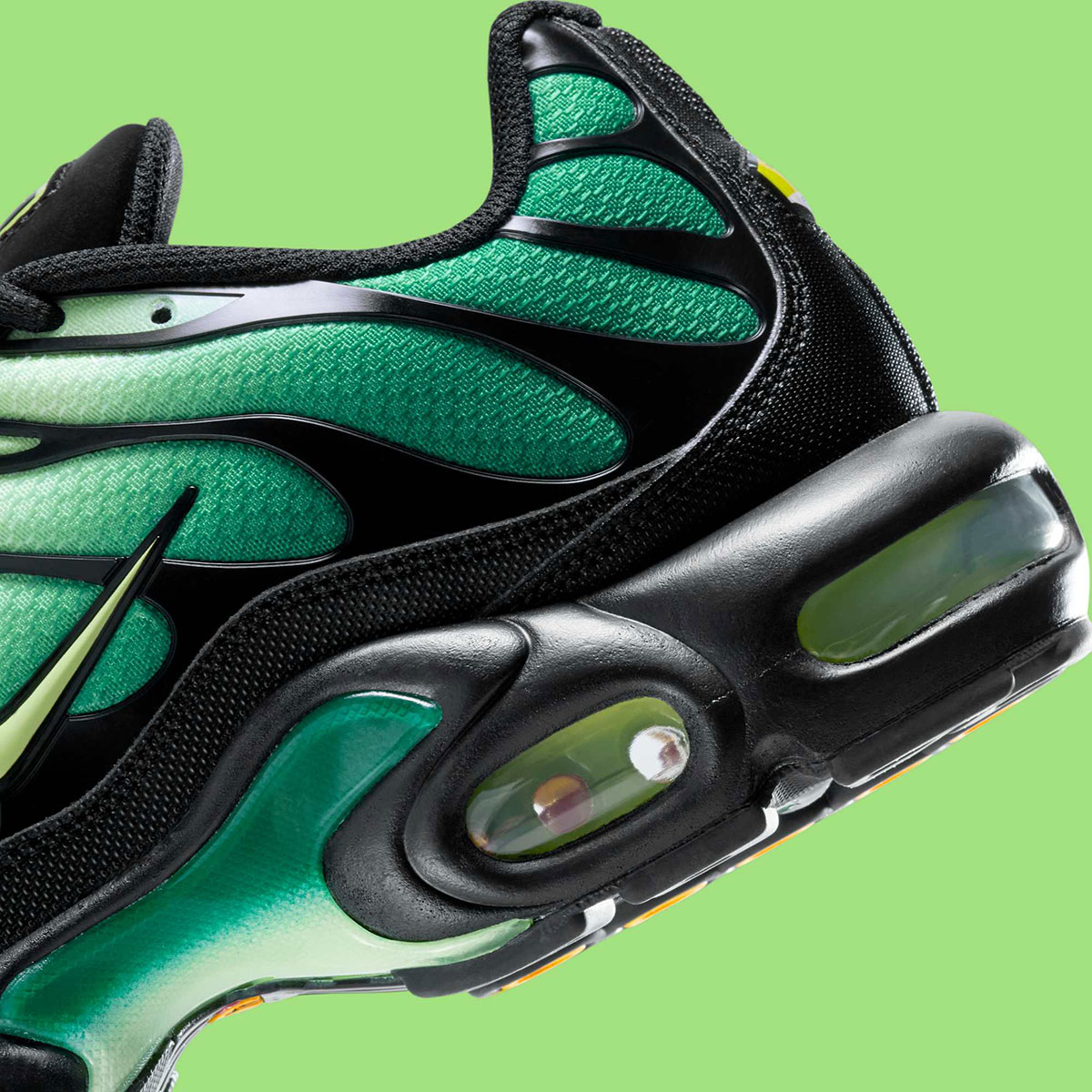 Nike Air Max Plus Green Black Dm0032 301 1