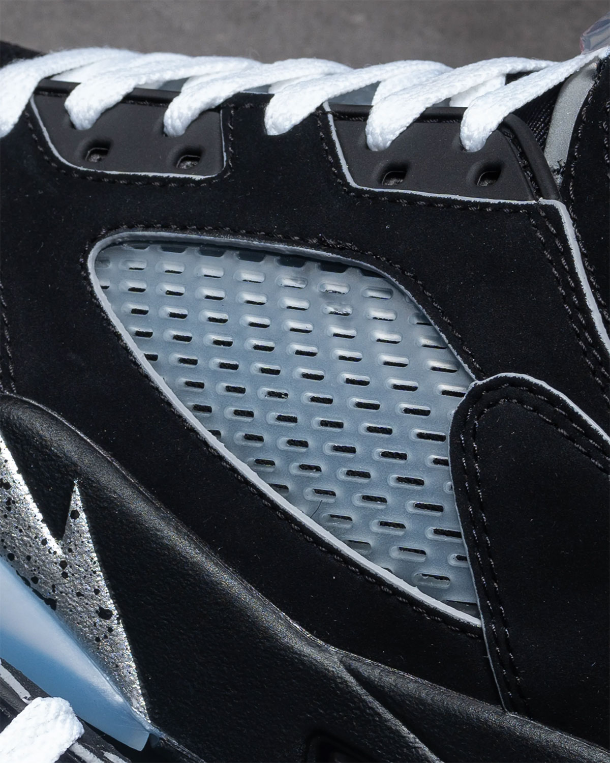 Jordan 5 Black Metallic Reimagined Store List 1