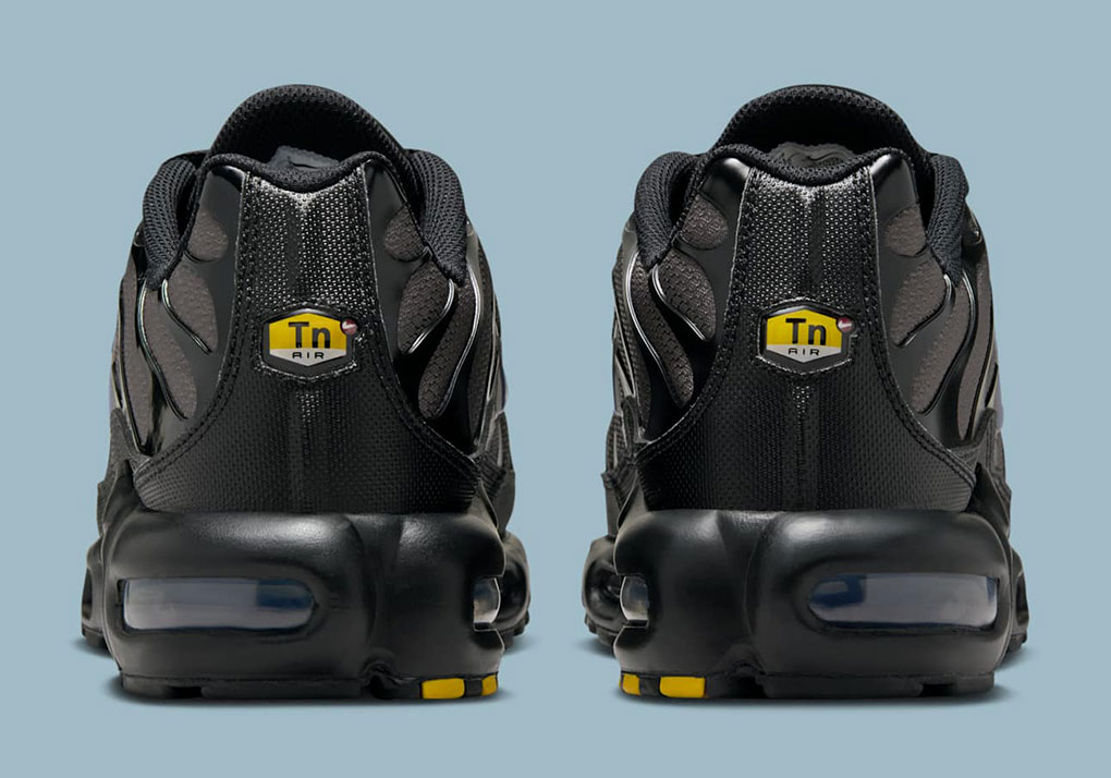 Nike Air Max Plus Black Dark Grey Dm0032 018 4