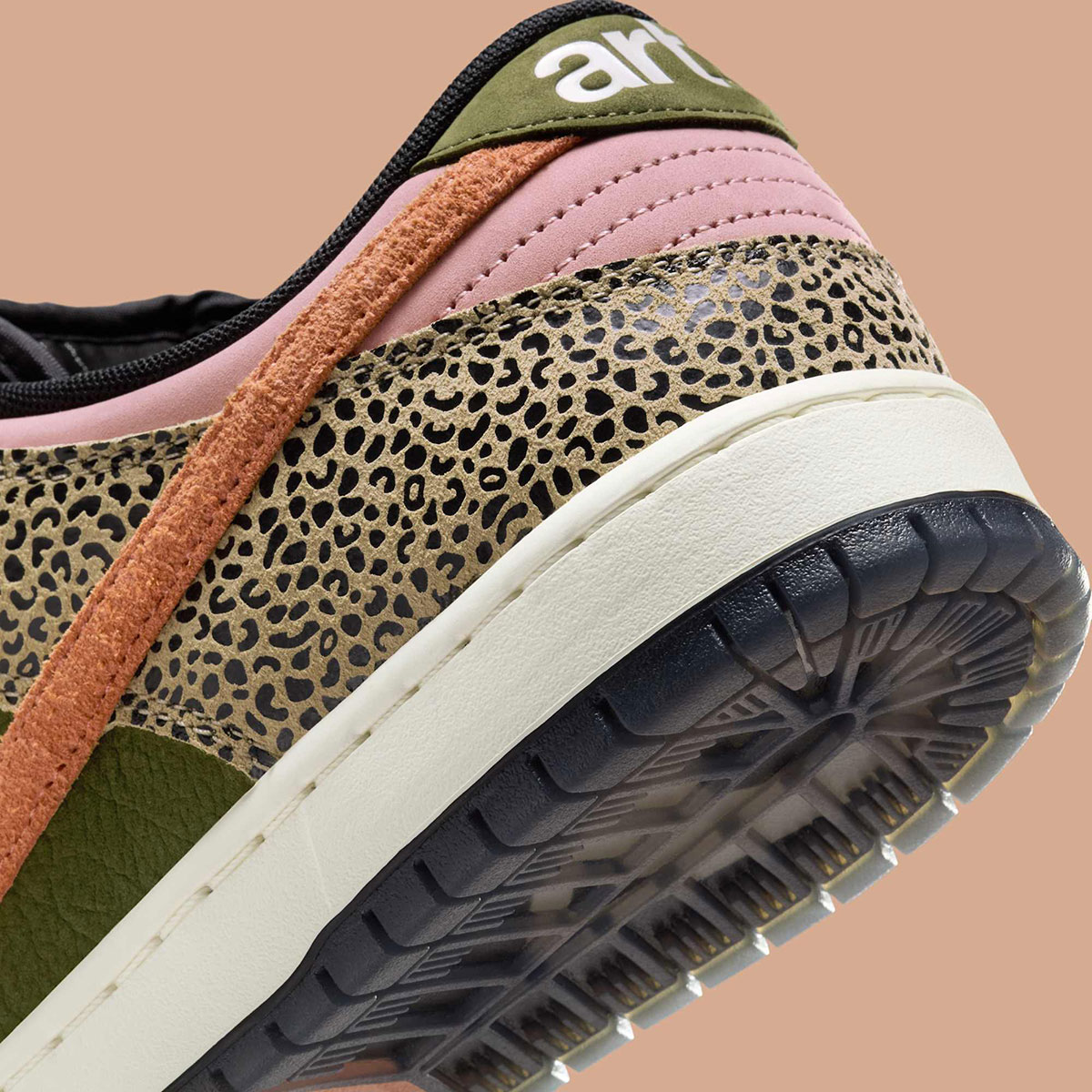 Arts Rec Nike Sb Dunk Low Ih3211 200 1
