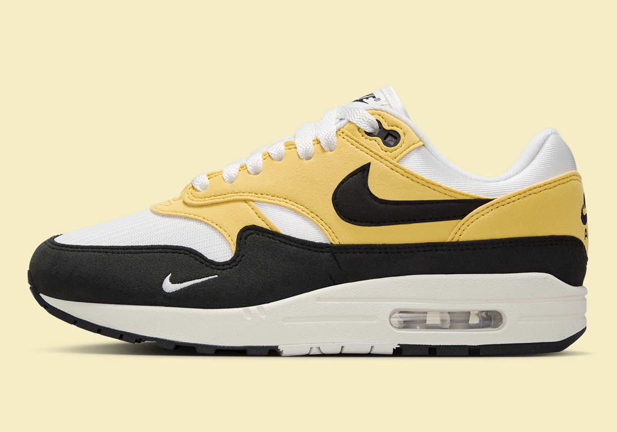 Nike Air Max 1 Saturn Gold Summit White Sail Black Hf1194 700 8