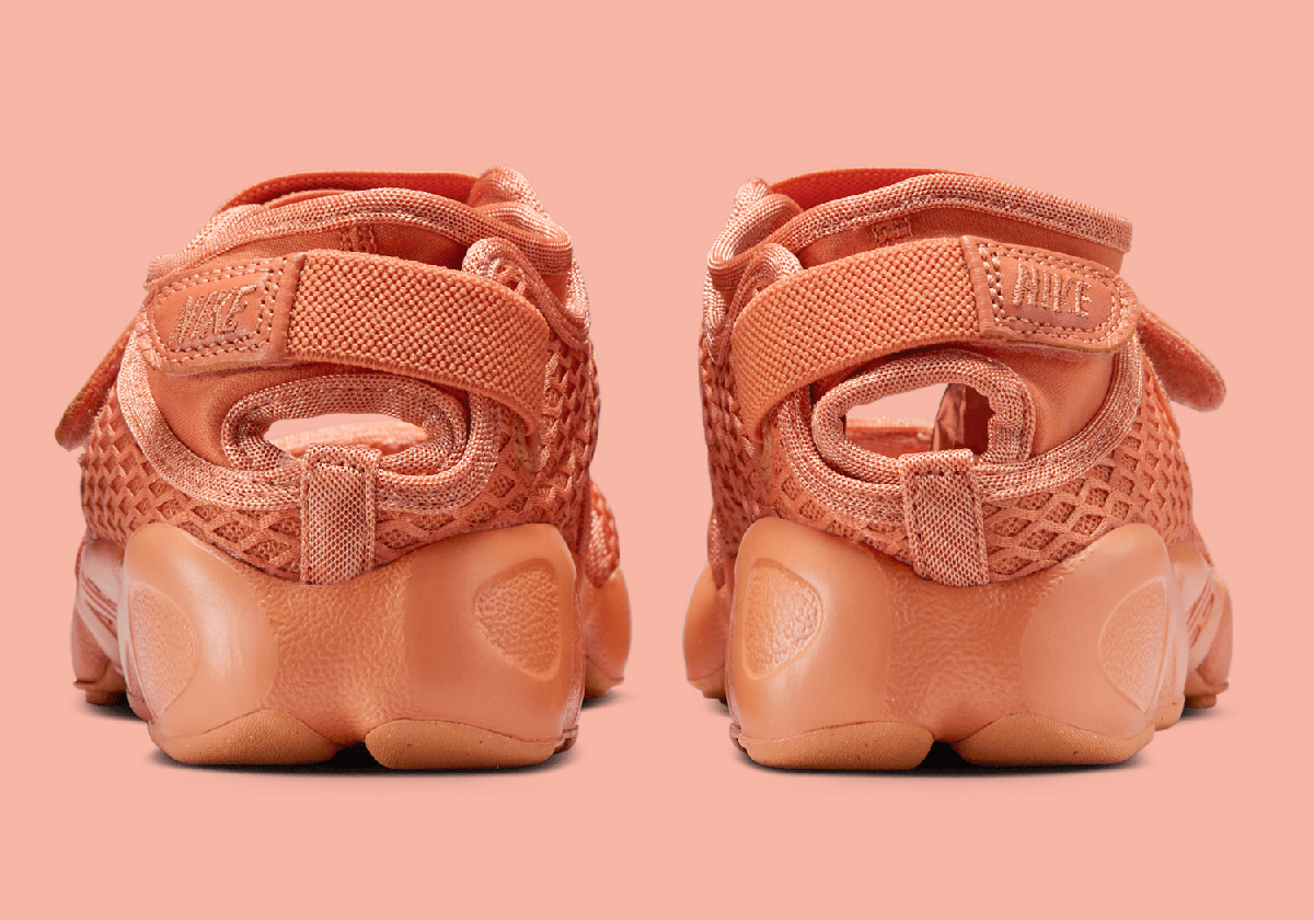 Nike Air Rift Healing Orange Hm8288 800 1