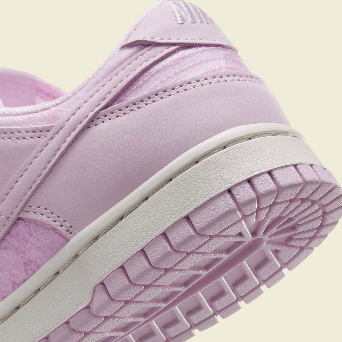 Nike Dunk Low Lace Regal Pink Soft Pearl Pink Foam Hj5870 600 4