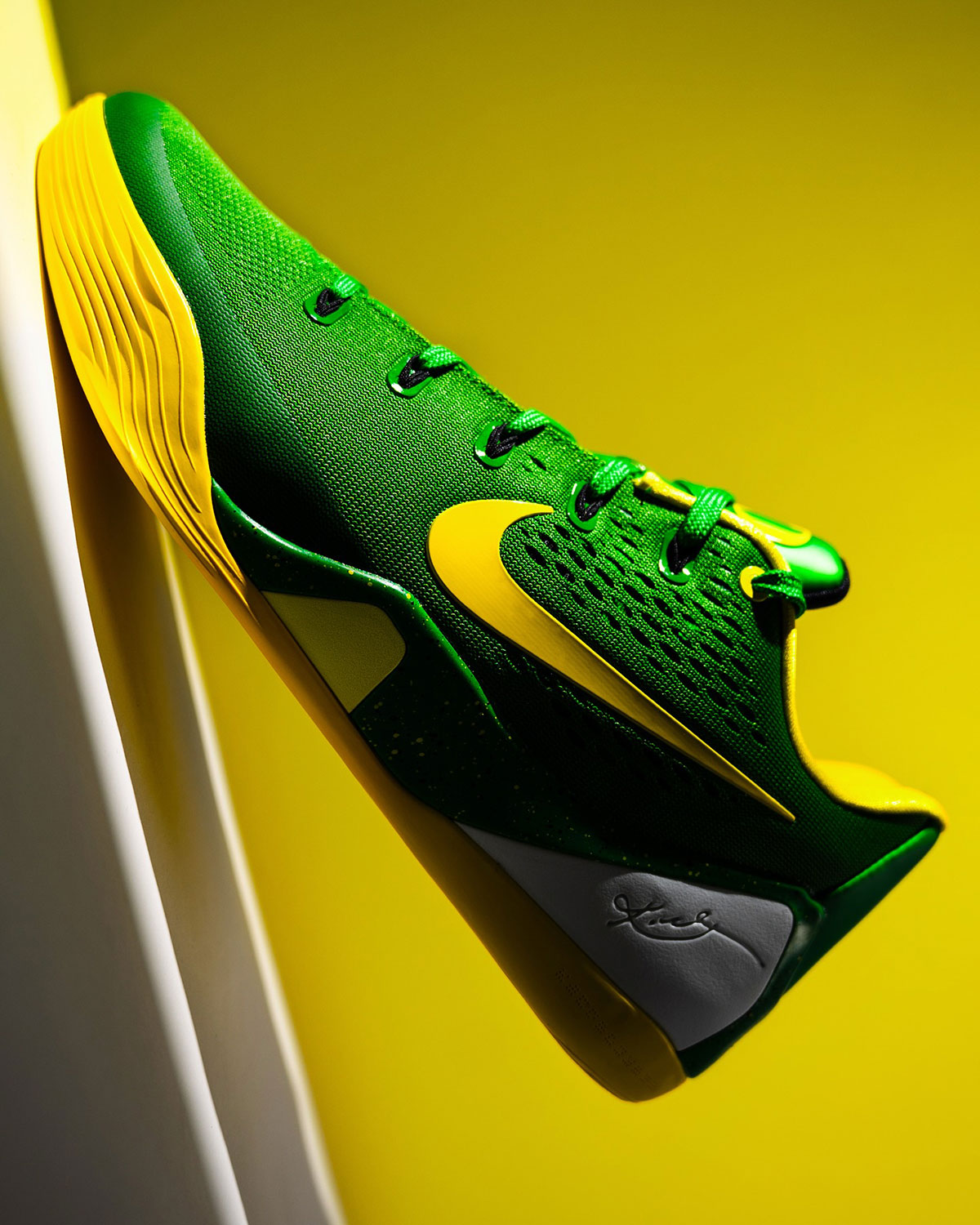 Nike Kobe 9 Em Oregon Ducks 1
