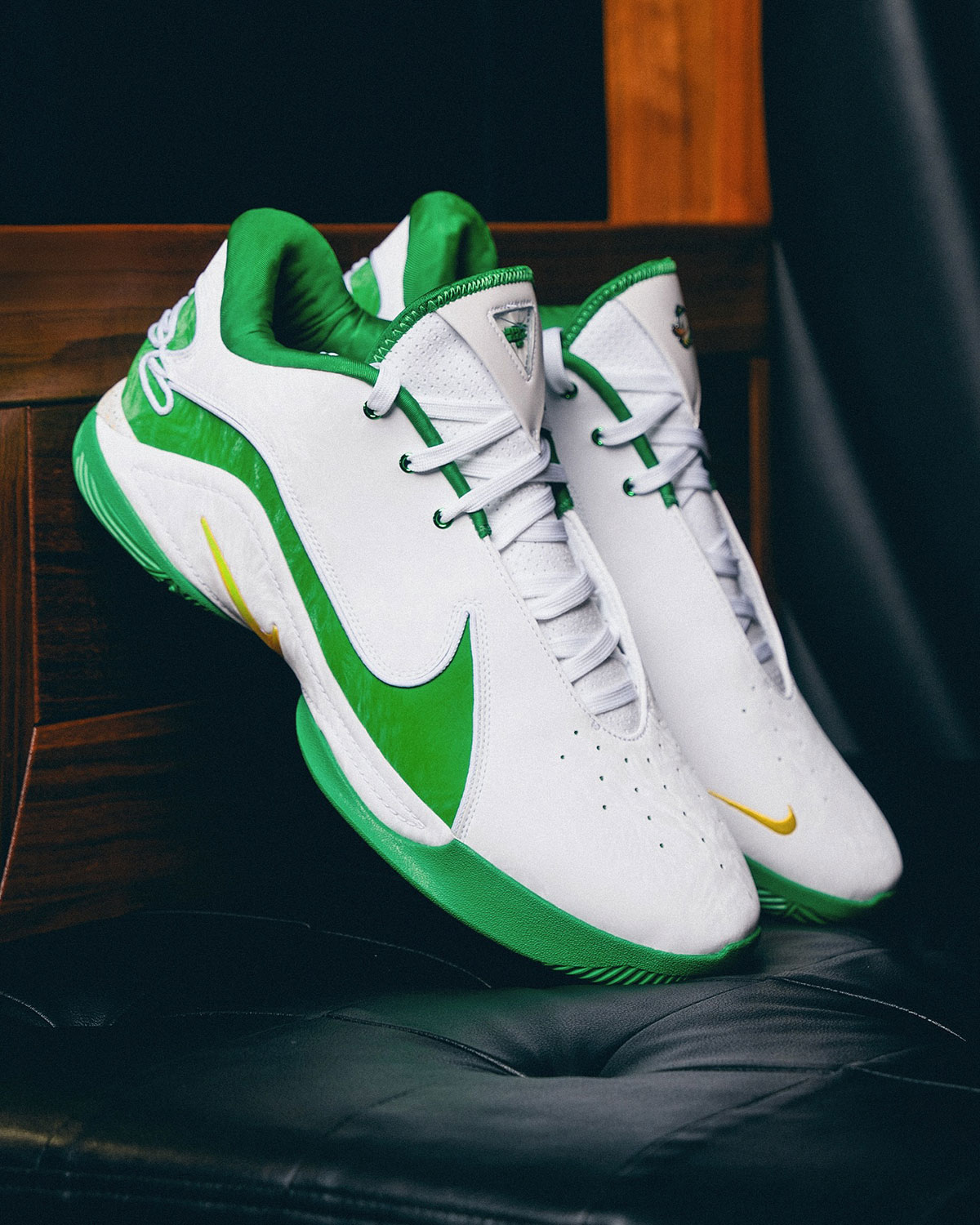Nike Lebron 22 Oregon Ducks Pe 2025