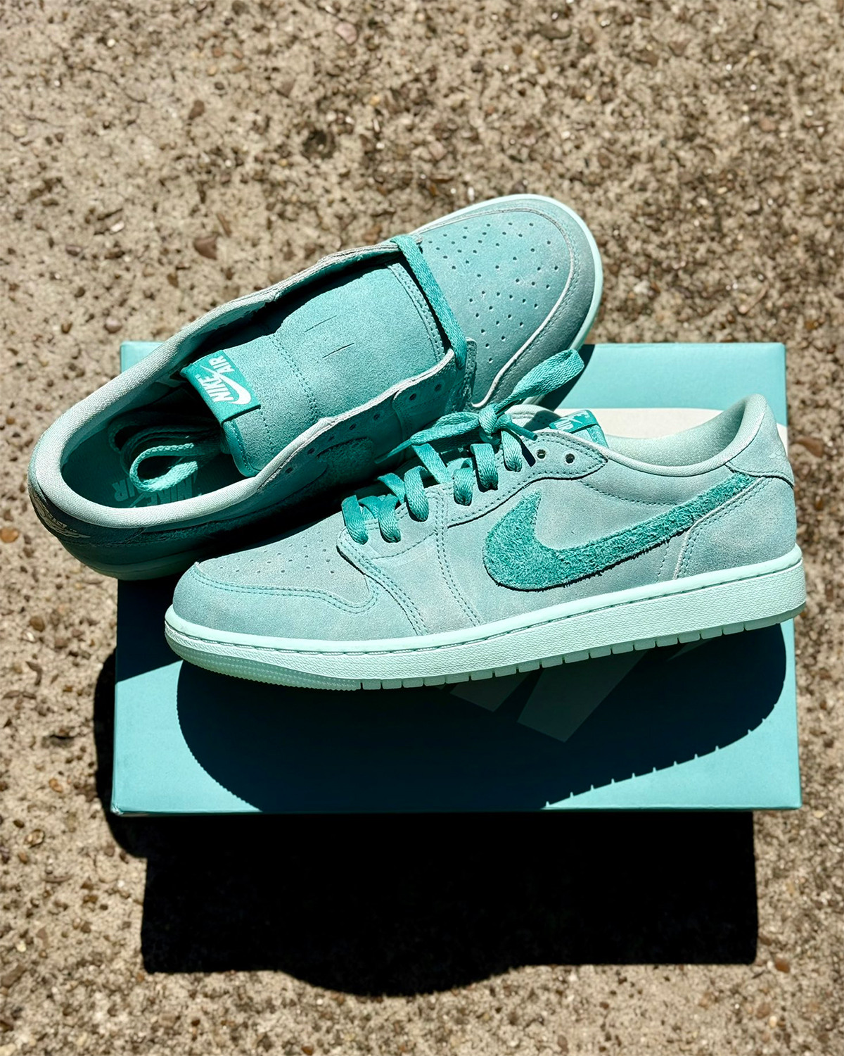 Air Jordan 1 Low Og Washed Teal Hq8111 300 4