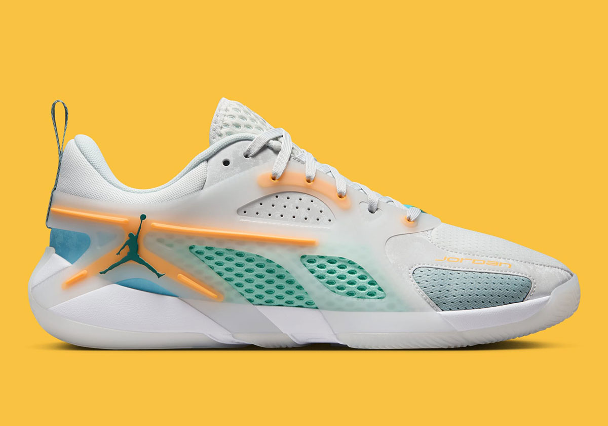 Jordan Heir Light Grey Laser Orange Green Fq3858 101 4