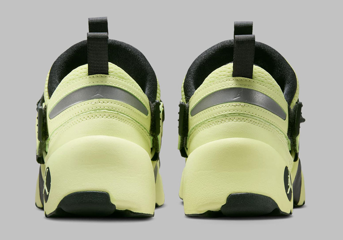 Jordan Trunner Lx Luminous Green Black Hq2164 302 1
