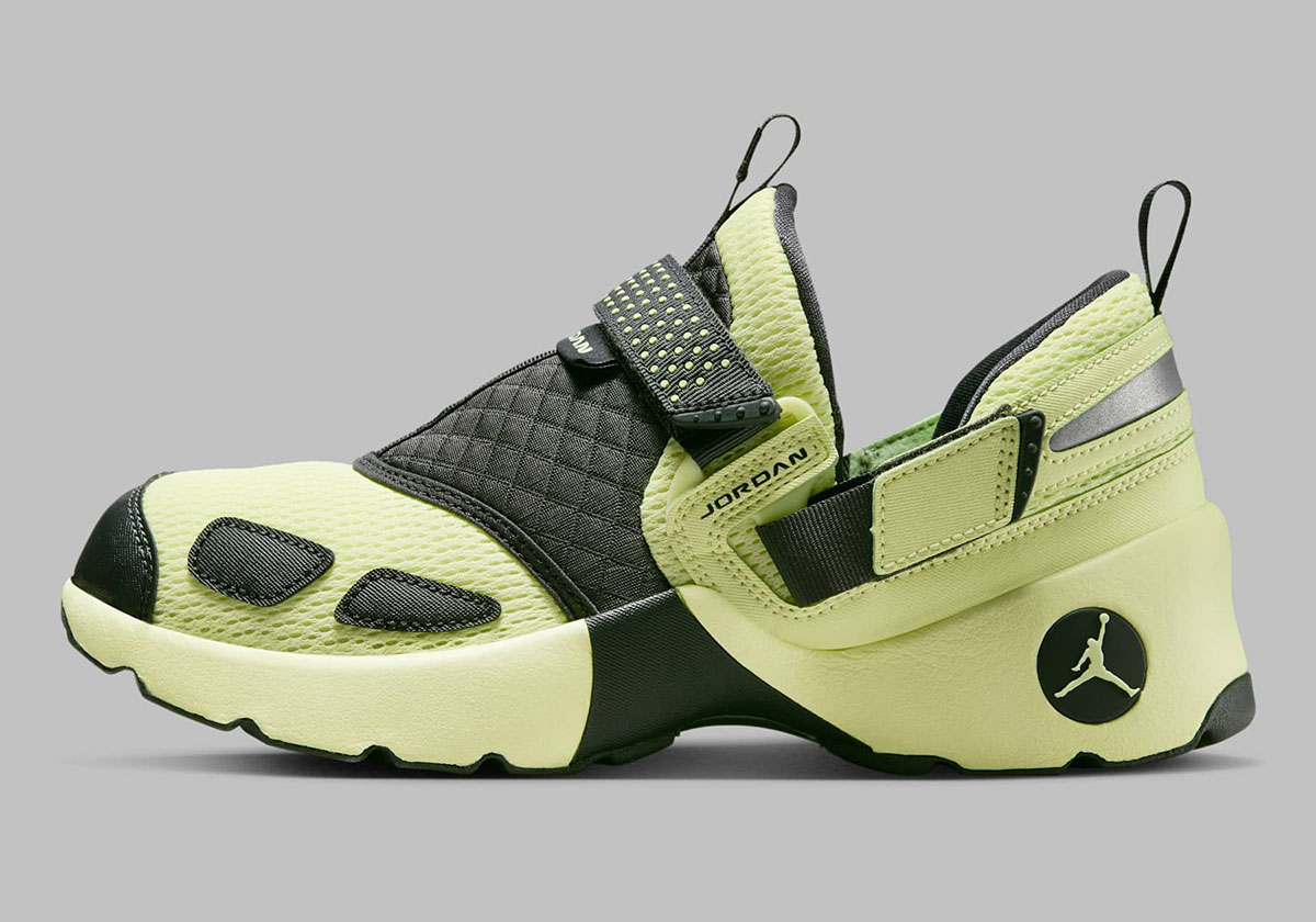 Jordan Trunner Lx Luminous Green Black Hq2164 302 2