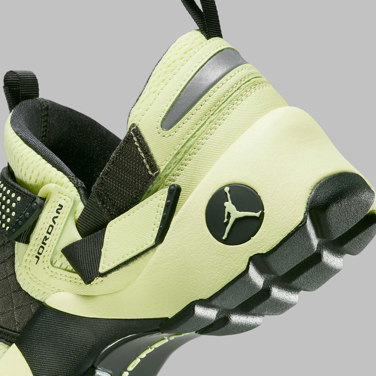 Jordan Trunner Lx Luminous Green Black Hq2164 302 4