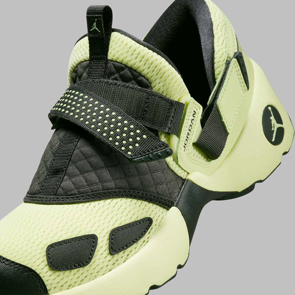 Jordan Trunner Lx Luminous Green Black Hq2164 302 5