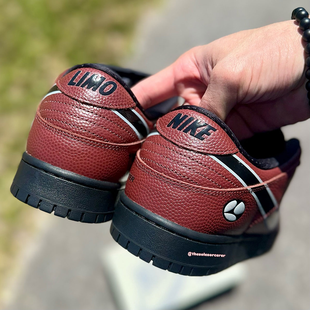 Limosine Nike Sb Dunk Football Hj4131 200 1