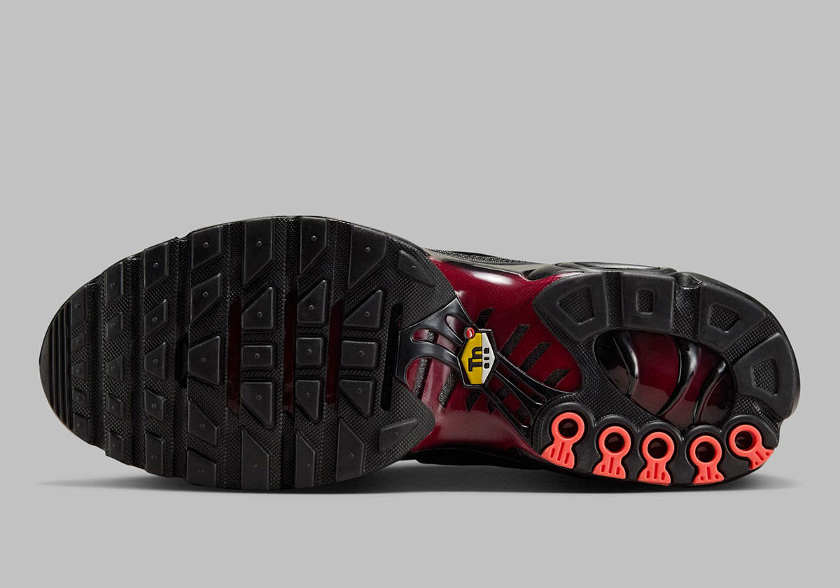 Nike Air Max Plus Black Red Dm0032 021 7