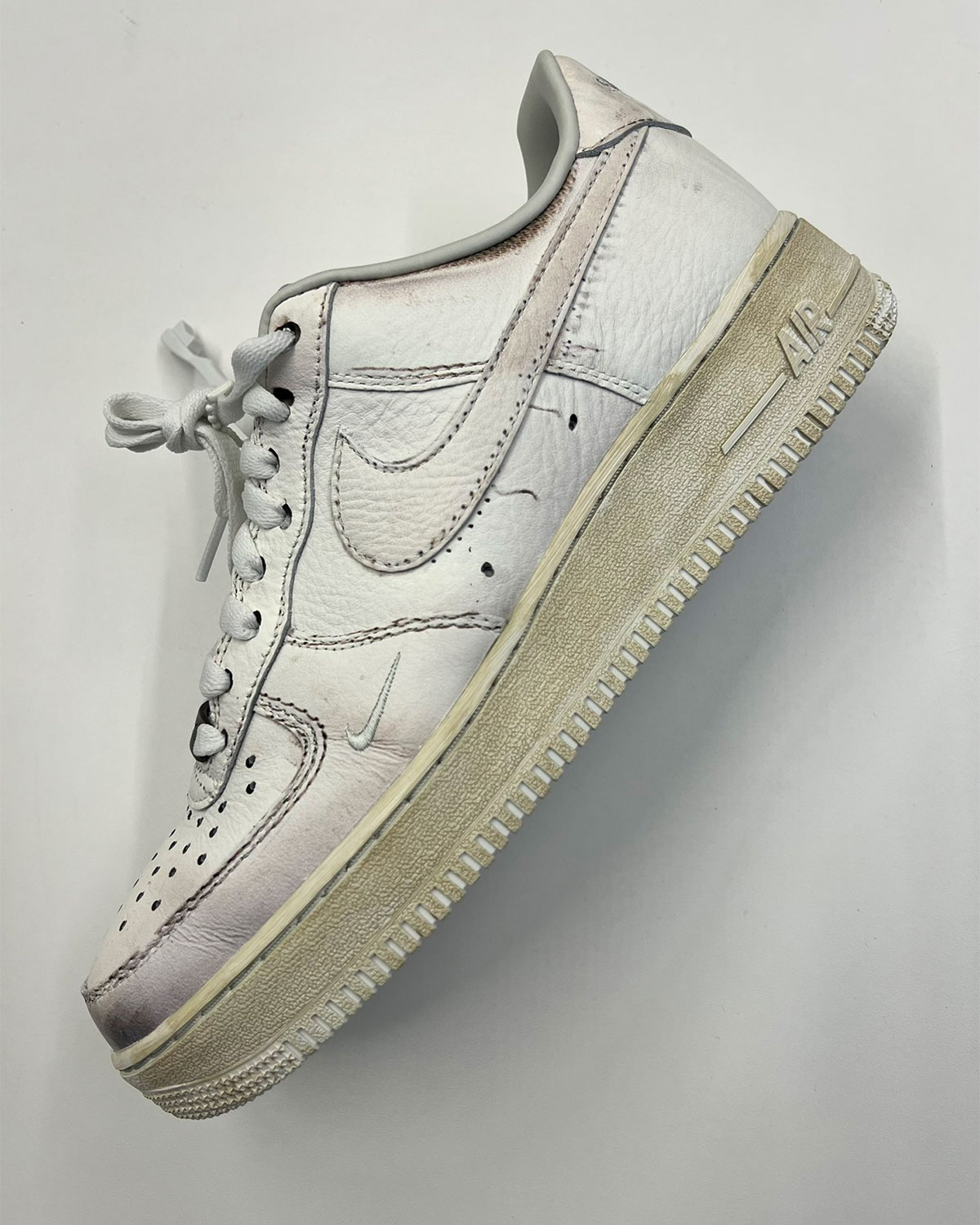 Nike Dotswoosh Air Force 1 Dirty Triple White Hj9346 100 2