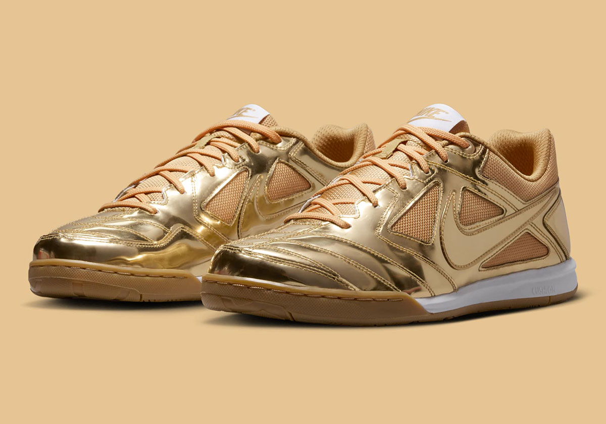 Nike Drips "Liquid Gold" On The Gato