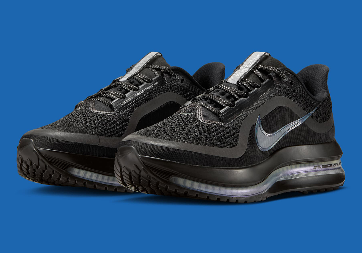 The Nike Pegasus Premium Continues Its Hot Streak In "Black/Metallic Silver"