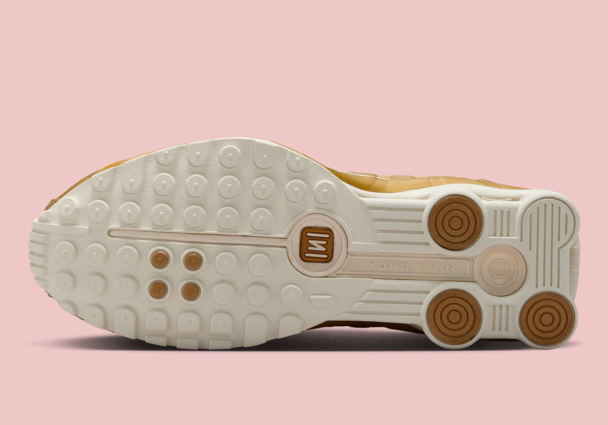 Nike Shox R4 Soft Metallic Gold Pink Ar3565 010 1