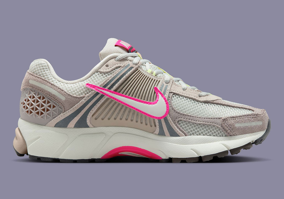 Nike Zoom Vomero 5 College Grey Sail Light Bone Medium Ash Hyper Pink Barely Volt Ih0278 033 2