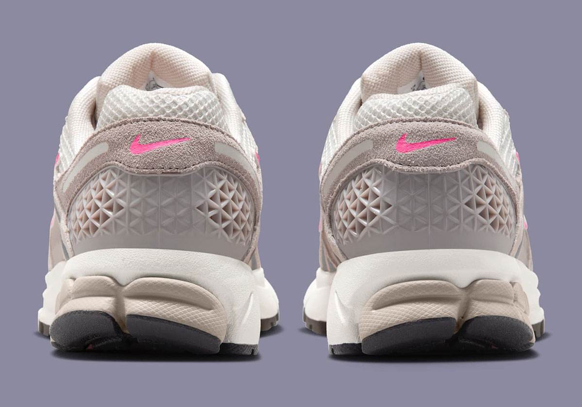 Nike Zoom Vomero 5 College Grey Sail Light Bone Medium Ash Hyper Pink Barely Volt Ih0278 033 8