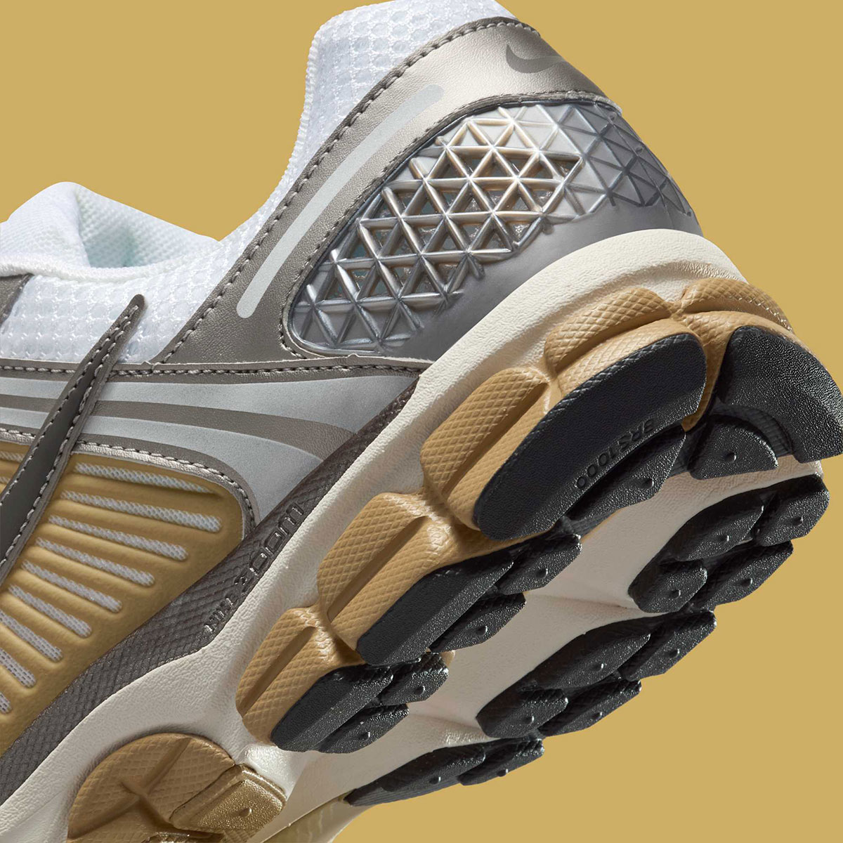 Nike Zoom Vomero 5 Metallic Pewter Parachute Beige Medium Ash Fj4151 006 2