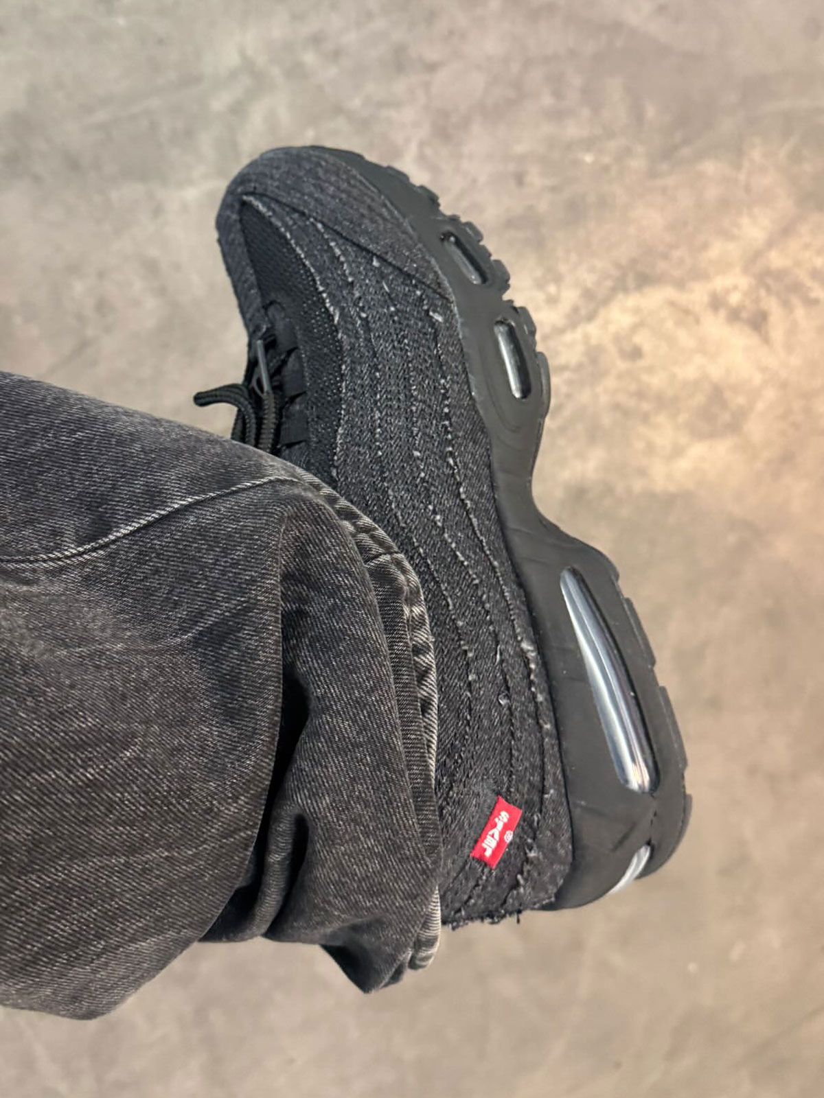 Levis Nike Air Max 95 Black Hm4743 001 1