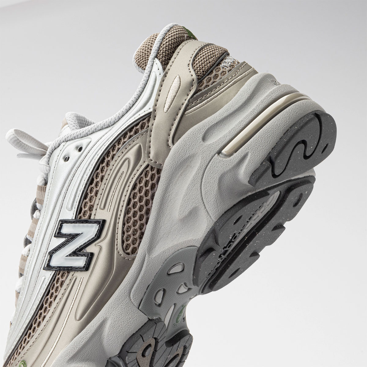 New Balance 1000 Arid Stone Light Silver Metallic Dark Alpine Green M1000n 4