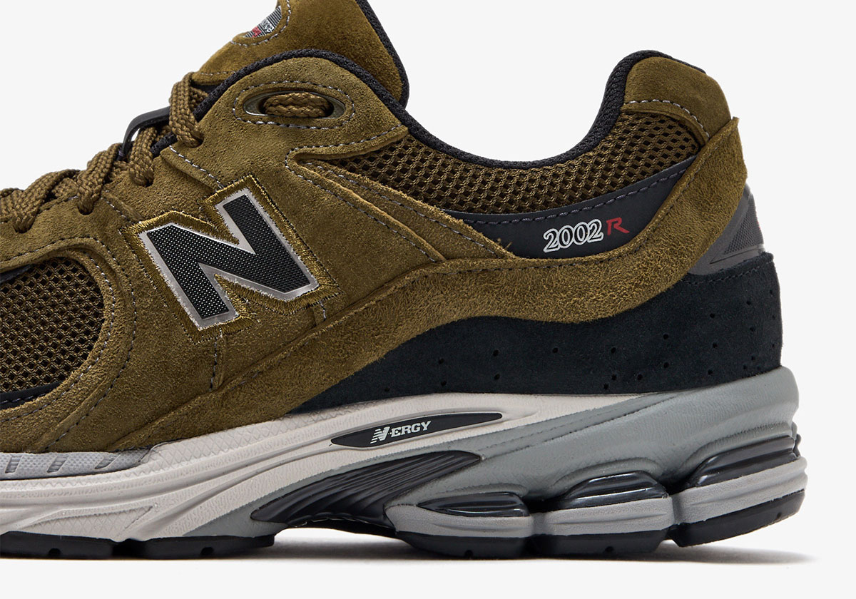 The New Balance 2002R Is Already Dressing For Fall In "Olive/Black"