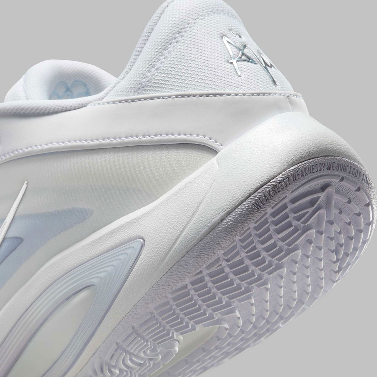 Nike A One Ghost Fz8605 100 7
