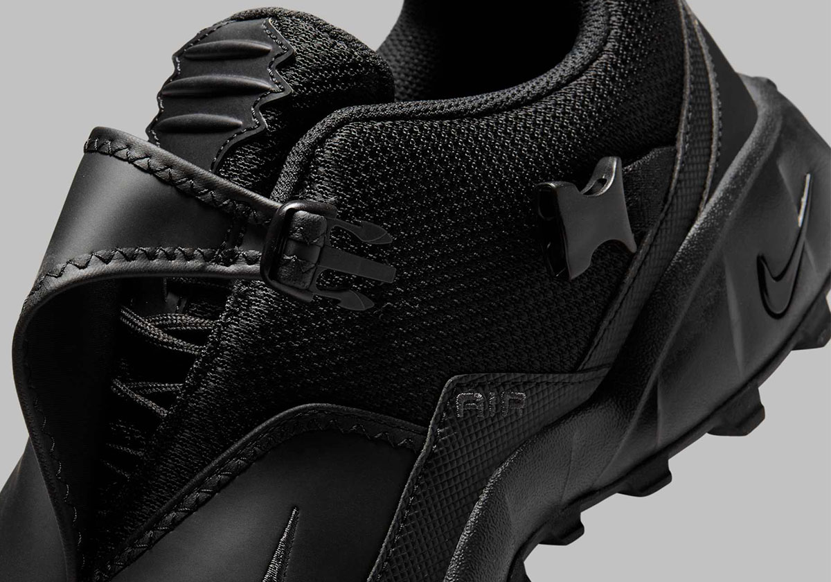The Nike ACG Phassad Checks Off Triple Black