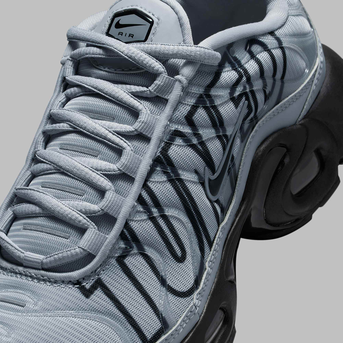 Nike Air Max Plus Tuned Graphic Ii7649 002 4
