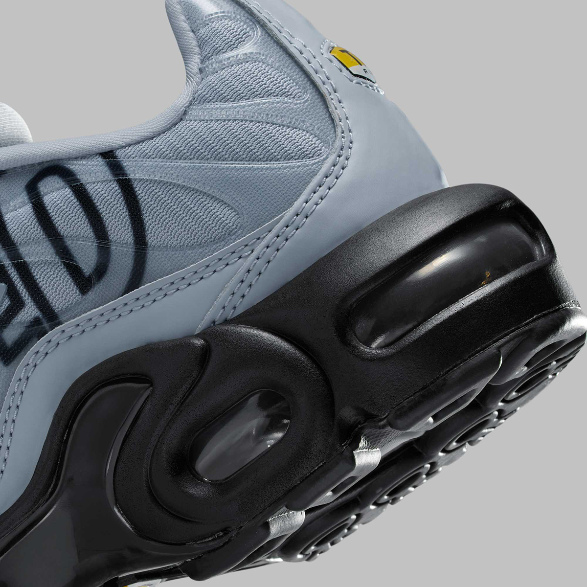 Nike Air Max Plus Tuned Graphic Ii7649 002 5
