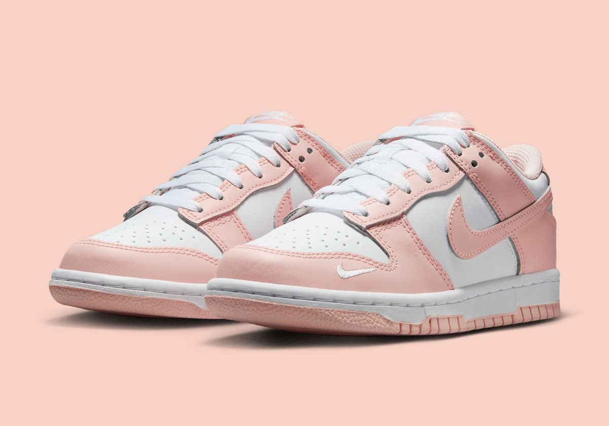 Nike Finds A GS Dunk Low In The "Washed Coral"