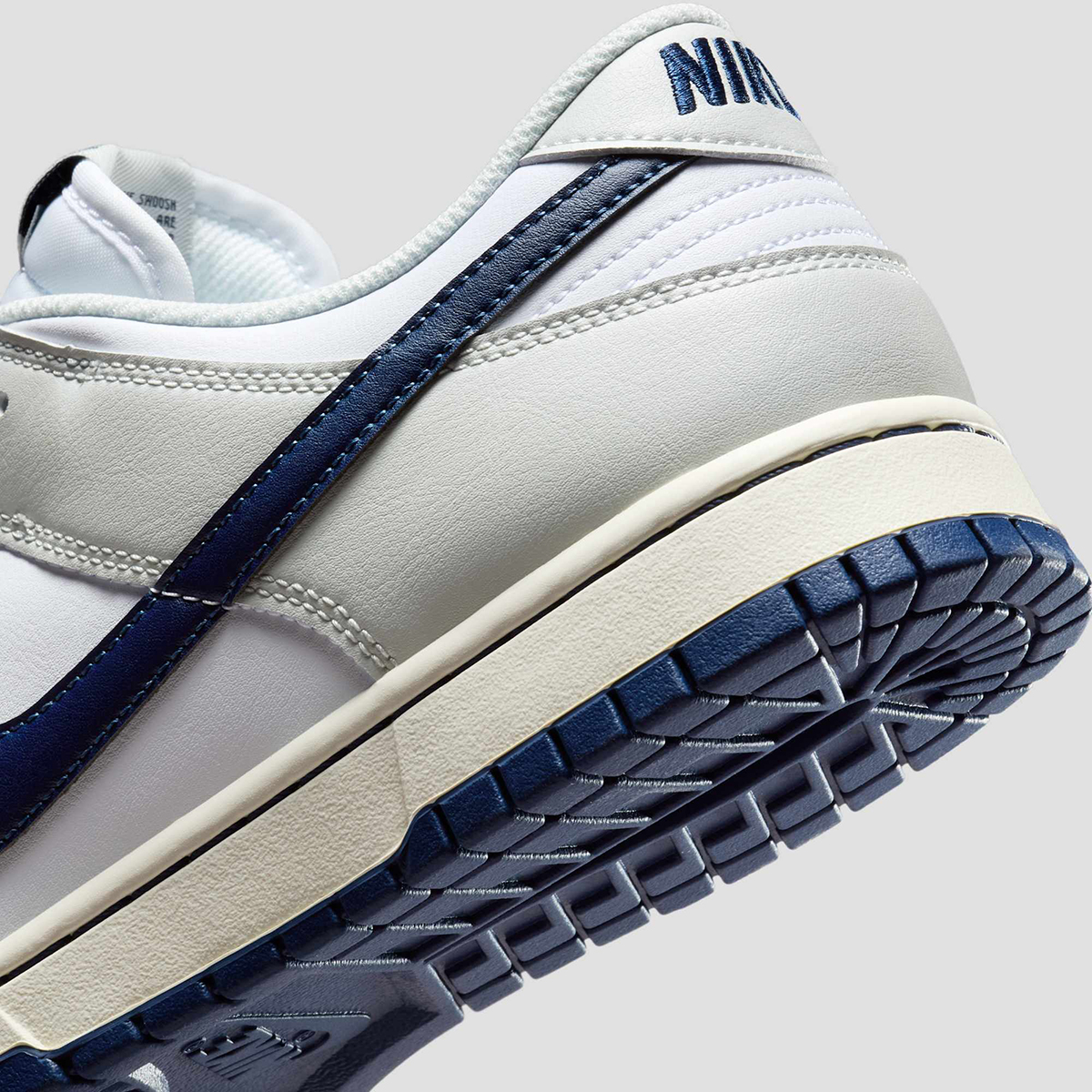 Nike Dunk Low New York Yankees Im2222 101 1