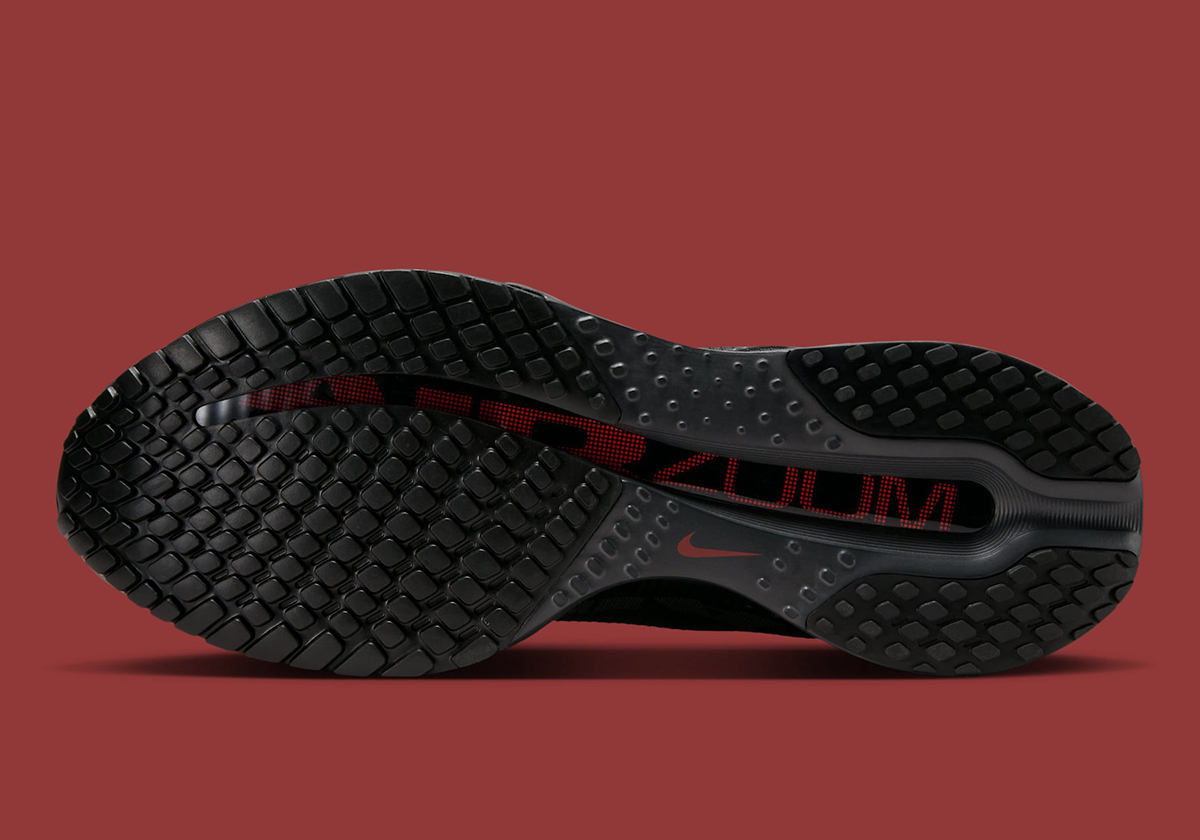 Nike Pegasus Premium Anthracite Black Bright Crimson Smoke Grey Hq2592 011 2