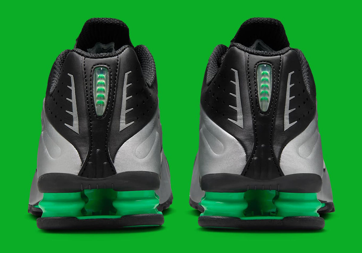 Nike Shox R4 Black Metallic Silver Green Hq1988 006 3
