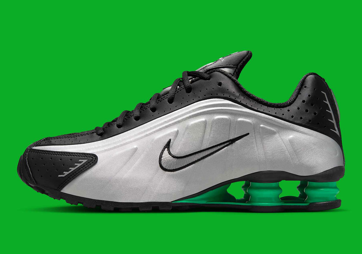 Nike Shox R4 Black Metallic Silver Green Hq1988 006 6