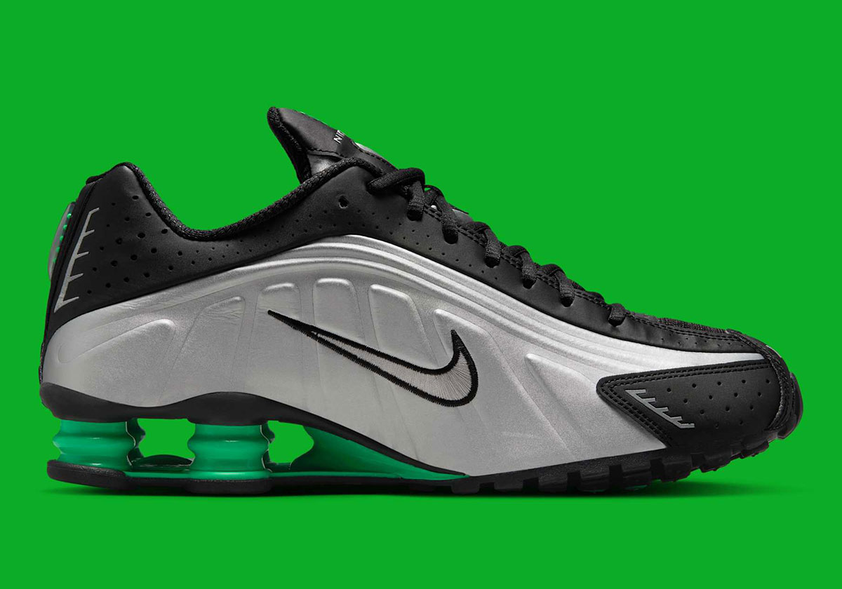 Nike Shox R4 Black Metallic Silver Green Hq1988 006 7